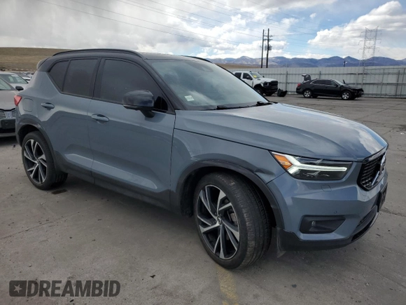 2022 Volvo XC40 R-Design with VIN YV4162UM3N2647089, listed as a Copart auction lot 49997425 with 39,879 mi miles and Salvage title. Bid and sale history available at DreamBid. Image 4.