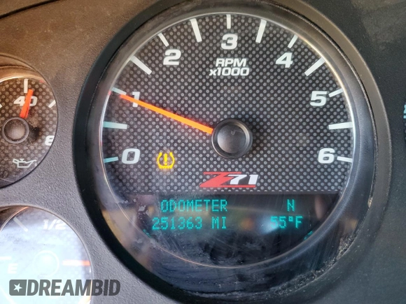 2010 GMC Sierra 1500 SLT with VIN 3GTRKWE38AG160082, listed as a Copart auction lot 52681465 with 251,363 mi miles and Salvage title. Bid and sale history available at DreamBid. Image 9.