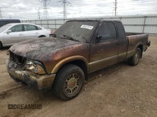 2001 GMC Sonoma SLS w/1SH Pkg with VIN 1GTDT19W418197604, listed as a Copart auction lot 66607874 with 0 mi miles and Salvage Title. Bid and sale history available at carsss.com. Image 1.