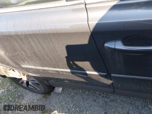 2018 Toyota RAV4 XLE z VIN JTMWFREV4JJ168138, wystawiony jako IAAI lot #41845337 z przebiegiem 122 509 mil mil oraz . Historia ofert i sprzedaży dostępna na DreamBid. Obrazek 14.