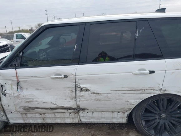 2019 Land Rover Range Rover HSE z VIN SALGS2SVXKA552883, wystawiony jako IAAI lot #41543612 z przebiegiem 66 342 mil mil oraz . Historia ofert i sprzedaży dostępna na DreamBid. Obrazek 15.