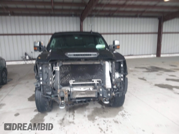 2017 GMC Sierra 2500HD Denali z VIN 1GT12UEY8HF222623, wystawiony jako IAAI lot #41985737 z przebiegiem 133 683 mil mil oraz . Historia ofert i sprzedaży dostępna na DreamBid. Obrazek 12.