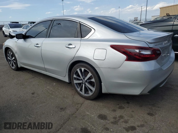 2017 Nissan Altima SR z VIN 1N4AL3AP9HN353415, wystawiony jako Copart lot #50863795 z przebiegiem 112 315 mil mil oraz Szkoda całkowita • Salvage title. Historia ofert i sprzedaży dostępna na DreamBid. Obrazek 2.