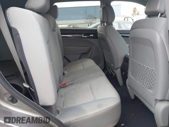 2013 Kia Sorento LX with VIN 5XYKTCA62DG313524, listed as a IAAI auction lot 41624883 with 70,777 mi miles. Bid and sale history available at carsss.com. Image 8.