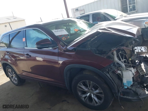 2015 Toyota Highlander LE with VIN 5TDBKRFH1FS147423, listed as a IAAI auction lot 41830801 with 1 mi miles. Bid and sale history available at carsss.com. Image 13.