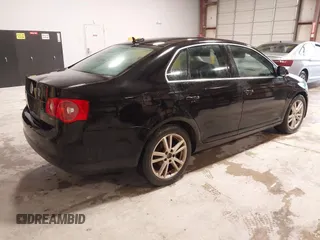 2006 Volkswagen Jetta 2.5L с VIN 3VWSF71K46M803364, выставлен на аукционе IAAI как лот 42095403 с пробегом 140 573 миль миль и . История ставок и продаж доступна на DreamBid. Изображение 4.