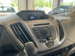 2017 Ford Transit XL z VIN 1FBAX2CM4HKA64864, wystawiony jako IAAI lot #42636468 z przebiegiem 56 010 mil mil oraz . Historia ofert i sprzedaży dostępna na DreamBid. Obrazek 7.