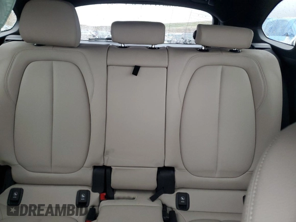 2021 BMW X1 xDrive28i z VIN WBXJG9C03M5U47126, wystawiony jako Copart lot #52113955 z przebiegiem 69 284 mil mil oraz Szkody całkowita. Historia ofert i sprzedaży dostępna na DreamBid. Obrazek 10.