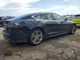 2013 Tesla Model S with VIN 5YJSA1CN8DFP06126, listed as a Copart auction lot 63098515 with 47,215 mi miles and Clean title. Bid and sale history available at DreamBid. Image 3.