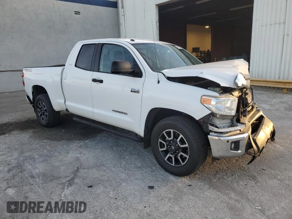 2017 Toyota Tundra 2WD SR5 with VIN 5TFRY5F14HX213047, listed as a Copart auction lot 41896345 with 235,393 mi miles and Salvage Title. Bid and sale history available at carsss.com. Image 4.