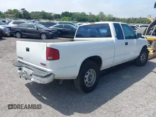 2000 GMC Sonoma SLS with VIN 1GTDT19W4YK230095, listed as a IAAI auction lot 41887818 with 232,455 mi miles and . Bid and sale history available at DreamBid. Image 4.