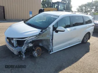 2022 Toyota Sienna XLE with VIN 5TDYRKEC1NS085975, listed as a Copart auction lot 63366565 with 39,666 mi miles and Salvage title. Bid and sale history available at DreamBid. Image 1.