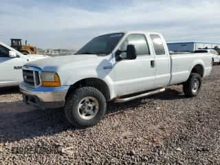 2000 Ford Super Duty F-250 XL with VIN 1FTNX21S8YEB22794, listed as a Copart auction lot 85053244 with 378,577 mi miles and Clean Title. Bid and sale history available at carsss.com. Image 1.