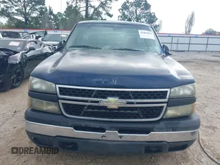 2006 Chevrolet Silverado 1500 Work Truck with VIN 3GCEC14X56G224380, listed as a IAAI auction lot 41864035 with 51,414 mi miles. Bid and sale history available at carsss.com. Image 12.