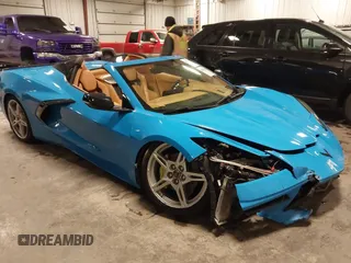 2023 Chevrolet Corvette 3LT z VIN 1G1YC3D46P5130119, wystawiony jako IAAI lot #41561956 z przebiegiem 9 809 mil mil oraz . Historia ofert i sprzedaży dostępna na DreamBid. Obrazek 1.