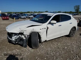 2017 Maserati Levante S with VIN ZN661YUS4HX196060, listed as a Copart auction lot 67406744 with 71,129 mi miles and Salvage Title. Bid and sale history available at carsss.com. Image 1.