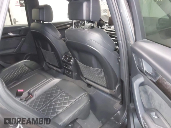 2019 Audi SQ5 Premium Plus z VIN WA1B4AFY1K2097033, wystawiony jako IAAI lot #41433068 z przebiegiem 47 730 mil mil oraz . Historia ofert i sprzedaży dostępna na DreamBid. Obrazek 8.