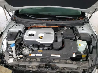 2017 Hyundai Sonata Hybrid SE with VIN KMHE24L11HA055375, listed as a Copart auction lot 76179663 with 100,776 mi miles. Bid and sale history available at carsss.com. Image 11.