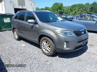2015 Kia Sorento LX with VIN 5XYKTCA67FG585974, listed as a IAAI auction lot 42648014 with 106,193 mi miles and . Bid and sale history available at DreamBid. Image 1.