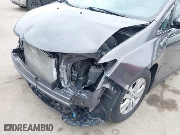 2016 Honda Odyssey SE with VIN 5FNRL5H32GB090144, listed as a IAAI auction lot 42190766 with 40,206 mi miles and . Bid and sale history available at DreamBid. Image 6.
