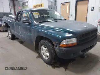 1998 Dodge Dakota with VIN 1B7FL22P1WS723652, listed as a IAAI auction lot 41507852 with 296,031 mi miles. Bid and sale history available at carsss.com. Image 1.