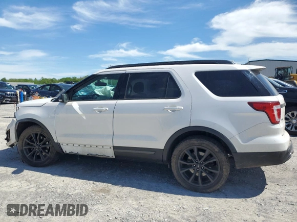 2017 Ford Explorer XLT z VIN 1FM5K8D89HGD75561, wystawiony jako Copart lot #57723505 z przebiegiem 100 274 mil mil oraz Szkoda całkowita • Salvage title. Historia ofert i sprzedaży dostępna na DreamBid. Obrazek 2.