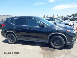 2017 Nissan Rogue S z VIN JN8AT2MT7HW381998, wystawiony jako IAAI lot #42384384 z przebiegiem 109 842 mil mil oraz . Historia ofert i sprzedaży dostępna na DreamBid. Obrazek 13.