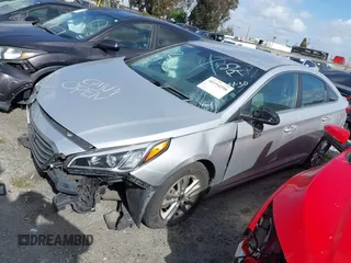 2016 Hyundai Sonata SE z VIN 5NPE24AF5GH404774, wystawiony jako IAAI lot #41354298 z przebiegiem 38 380 mil mil oraz . Historia ofert i sprzedaży dostępna na DreamBid. Obrazek 2.
