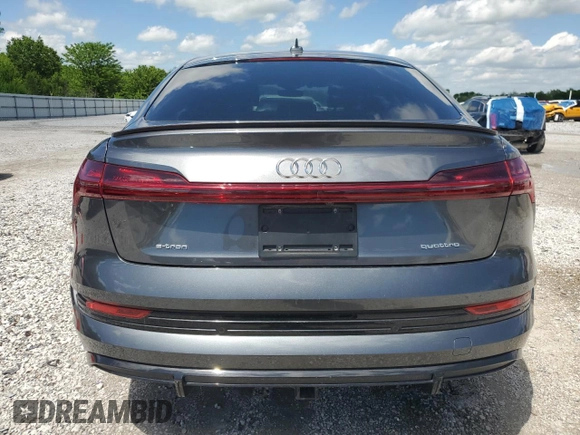 2021 Audi e-tron Sportback S line Premium Plus z VIN WA12AAGE1MB039861, wystawiony jako Copart lot #54864445 z przebiegiem 22 725 mil mil oraz Szkody całkowita. Historia ofert i sprzedaży dostępna na DreamBid. Obrazek 6.