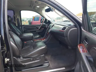 2010 Cadillac Escalade Luxury с VIN 1GYUCBEFXAR214311, выставлен на аукционе IAAI как лот 42140390 с пробегом 143 200 миль миль и . История ставок и продаж доступна на DreamBid. Изображение 5.