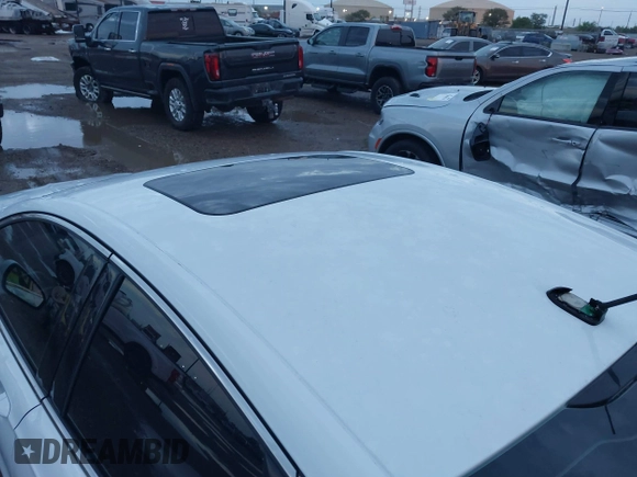 2014 Ford Fusion SE with VIN 3FA6P0H94ER198071, listed as a IAAI auction lot 41911338 with 114,764 mi miles. Bid and sale history available at carsss.com. Image 6.