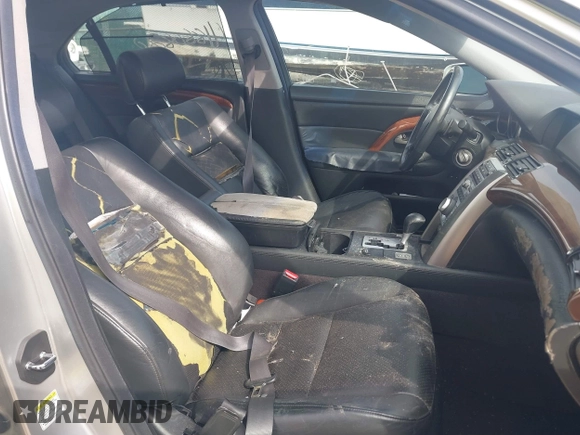 2005 Acura RL with VIN JH4KB16545C019697, listed as a IAAI auction lot 41880820 with Not provided miles and . Bid and sale history available at DreamBid. Image 5.