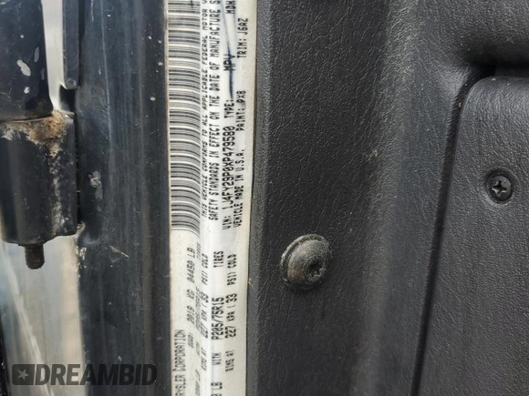 1999 Jeep Wrangler SE z VIN 1J4FY29P0XP479580, wystawiony jako Copart lot #63075455 z przebiegiem 160 986 mil mil oraz Szkoda całkowita • Salvage title. Historia ofert i sprzedaży dostępna na DreamBid. Obrazek 12.