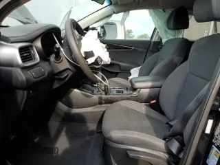 2019 Kia Sorento LX with VIN 5XYPG4A30KG578008, listed as a Copart auction lot 61767354 with 88,891 mi miles and Non Repairable. Bid and sale history available at carsss.com. Image 7.