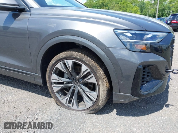 2024 Audi Q8 Premium Plus с VIN WA1BVBF19RD019586, выставлен на аукционе IAAI как лот 42746554 с пробегом 9 377 миль миль и . История ставок и продаж доступна на DreamBid. Изображение 20.