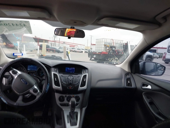 2012 Ford Focus SE с VIN 1FAHP3F25CL422055, выставлен на аукционе IAAI как лот 42442051 с пробегом 129 435 миль миль и . История ставок и продаж доступна на DreamBid. Изображение 15.