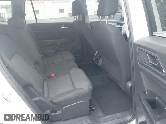 2018 Volkswagen Atlas Launch Edition with VIN 1V2BR2CA2JC512016, listed as a IAAI auction lot 42252569 with 130,628 mi miles and . Bid and sale history available at DreamBid. Image 8.