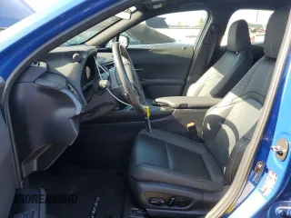 2022 Lexus UX 200 z VIN JTHX3JBH0N2049742, wystawiony jako Copart lot #57678045 z przebiegiem 18 728 mil mil oraz Szkody całkowita. Historia ofert i sprzedaży dostępna na DreamBid. Obrazek 7.