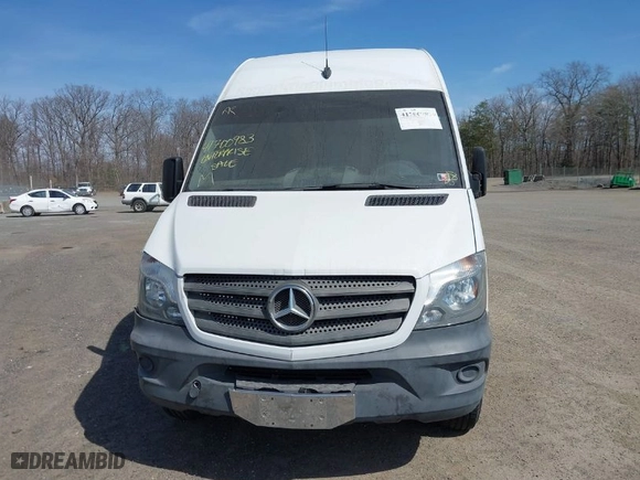 2015 Mercedes-Benz Sprinter Cargo Vans EXT with VIN WD3PE8DC6F5961971, listed as a IAAI auction lot 41700983 with 1 mi miles. Bid and sale history available at carsss.com. Image 12.