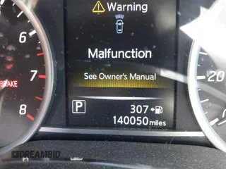 2018 Nissan Sentra SV z VIN 3N1AB7APXJY266879, wystawiony jako IAAI lot #42106571 z przebiegiem 140 050 mil mil oraz . Historia ofert i sprzedaży dostępna na DreamBid. Obrazek 16.