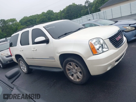 2011 GMC Yukon SLT z VIN 1GKS2CE03BR101906, wystawiony jako IAAI lot #42363728 z przebiegiem 105 326 mil mil oraz . Historia ofert i sprzedaży dostępna na DreamBid. Obrazek 13.