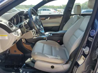 2013 Mercedes-Benz C 300 Sport с VIN WDDGF8AB9DR252462, выставлен на аукционе Copart как лот 62599095 с пробегом 132 670 миль миль и Списание • Salvage title. История ставок и продаж доступна на DreamBid. Изображение 7.