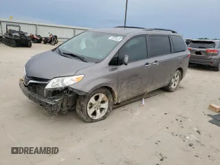 2020 Toyota Sienna LE Auto Access Seat с VIN 5TDKZ3DC1LS050976, выставлен на аукционе Copart как лот 55835635 с пробегом 76 450 миль миль и Списание • Salvage title. История ставок и продаж доступна на DreamBid. Изображение 1.