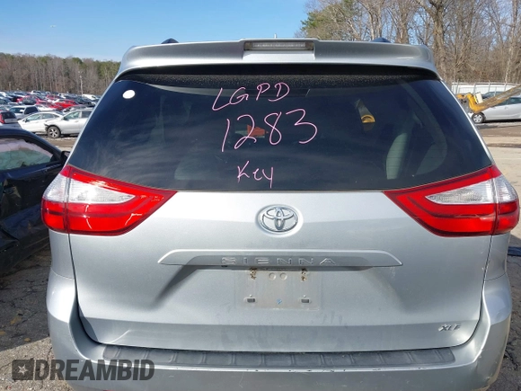 2019 Toyota Sienna XLE Auto Access Seat with VIN 5TDYZ3DC5KS011283, listed as a IAAI auction lot 41569183 with 140,456 mi miles. Bid and sale history available at carsss.com. Image 16.
