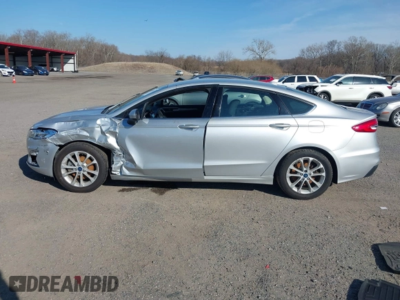 2019 Ford Fusion SE with VIN 3FA6P0HD7KR183757, listed as a IAAI auction lot 41762187 with 120,347 mi miles. Bid and sale history available at carsss.com. Image 14.