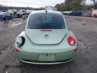 2009 Volkswagen New Beetle Coupe S with VIN 3VWPG31C89M503836, listed as a IAAI auction lot 41477028 with 150,098 mi miles. Bid and sale history available at carsss.com. Image 17.