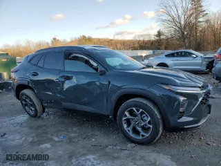 2025 Chevrolet Trax LT with VIN KL77LHEP7SC134691, listed as a Copart auction lot 43384165 with 127 mi miles and Salvage Title. Bid and sale history available at carsss.com. Image 4.