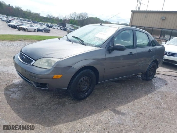 2005 Ford Focus S with VIN 1FAFP34NX5W174164, listed as a IAAI auction lot 41930295 with 295,848 mi miles. Bid and sale history available at carsss.com. Image 2.