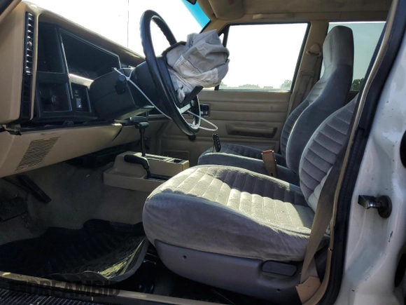 1996 Jeep Cherokee SE z VIN 1J4FJ28S7TL270218, wystawiony jako Copart lot #55302885 z przebiegiem 239 209 mil mil oraz Szkoda całkowita • Salvage title. Historia ofert i sprzedaży dostępna na DreamBid. Obrazek 7.