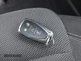 2018 Chevrolet Traverse LT Cloth with VIN 1GNERGKW9JJ235103, listed as a IAAI auction lot 41944025 with 79,224 mi miles. Bid and sale history available at carsss.com. Image 11.